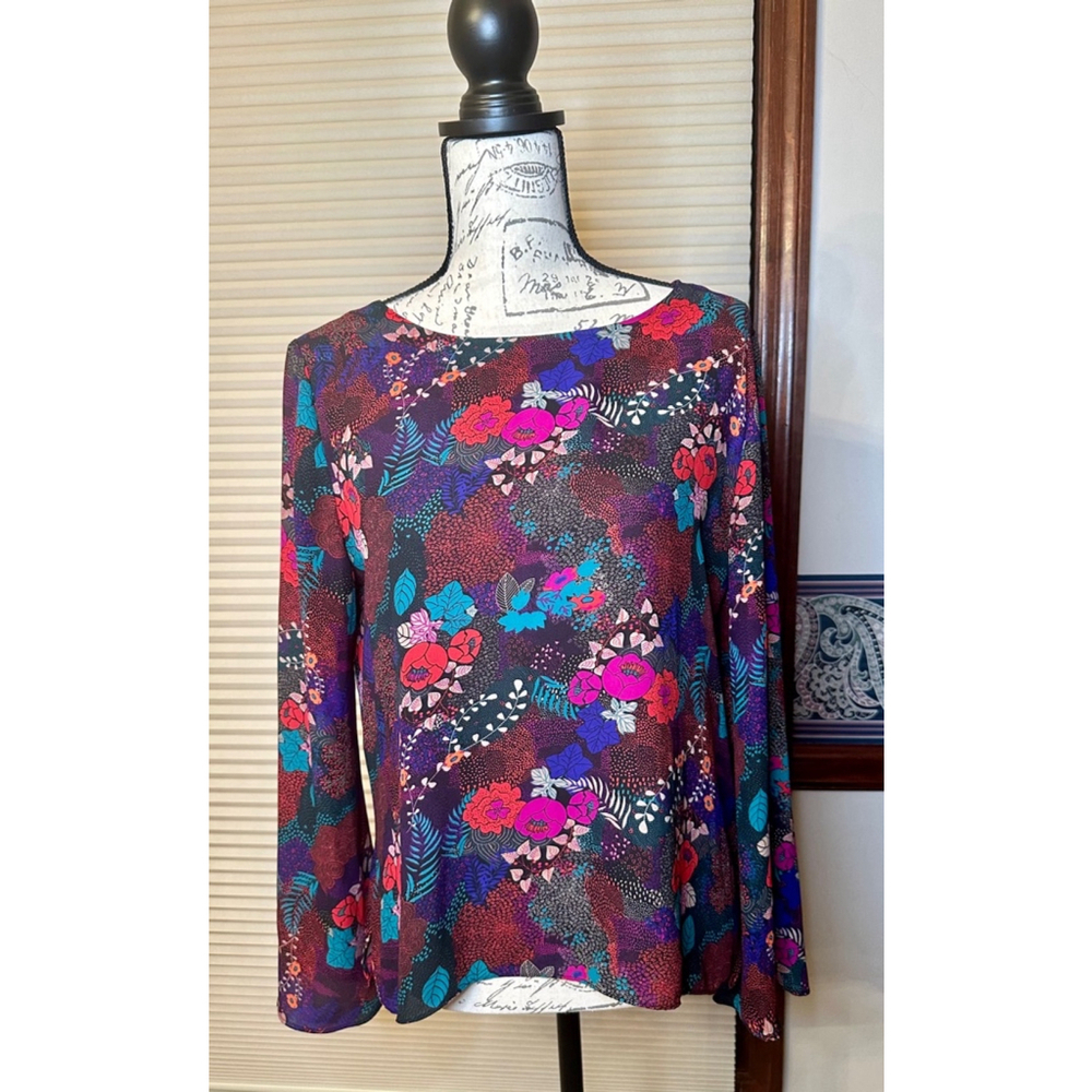 Violet & Claire Medium Longsleeve Floral Blouse